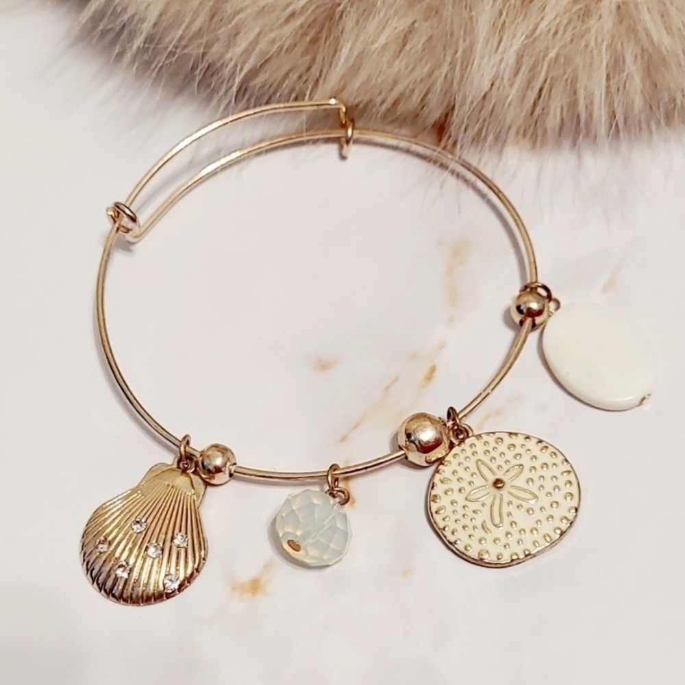 18K PLATED NAUTICAL BEACH VIN & SUE SEASHELL CHARM BRACELET